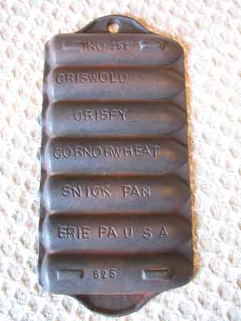 vintage Griswold cast iron cornbread pan #262 mini corn sticks or wheat  stick